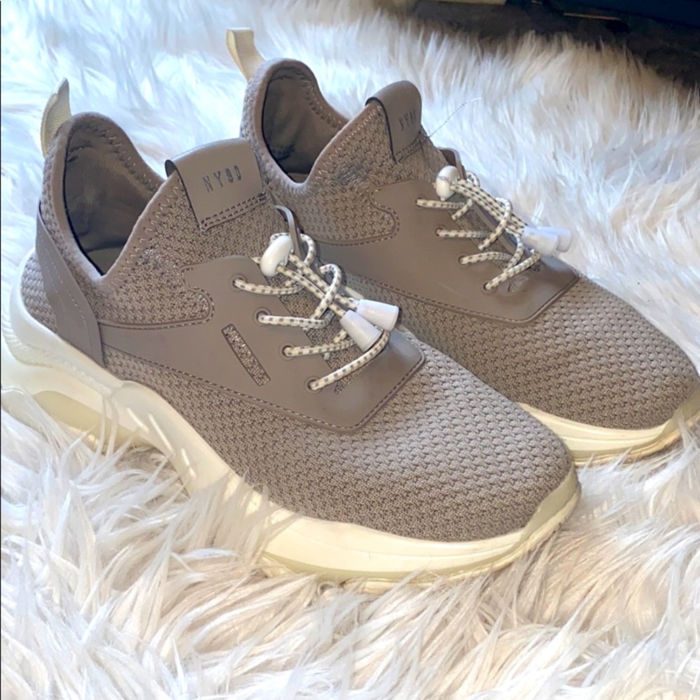 Steve Madden Myles taupe